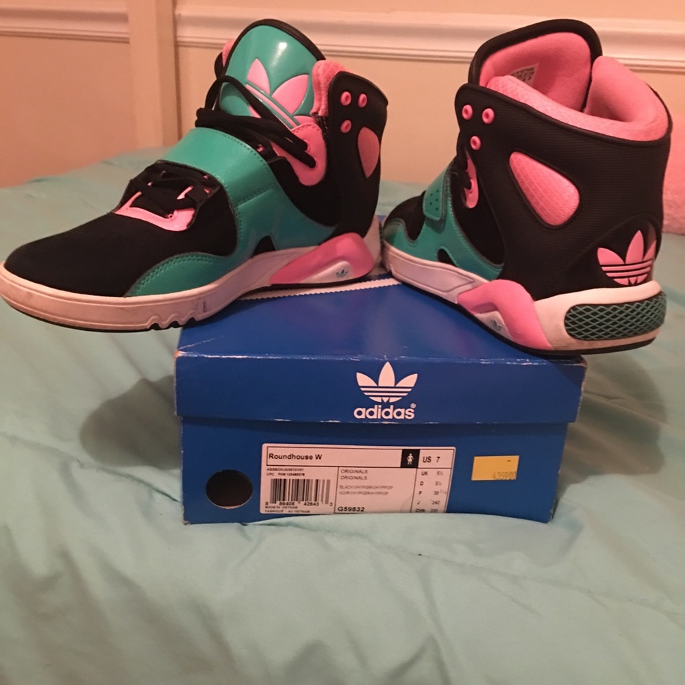 Sneakers